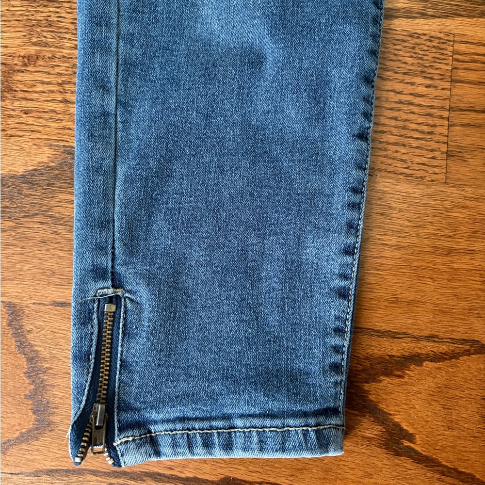 Kensie Light Blue Denim Women’s Jeans Zipper Leg Details Size: 10/30 - Picture 2 of 7